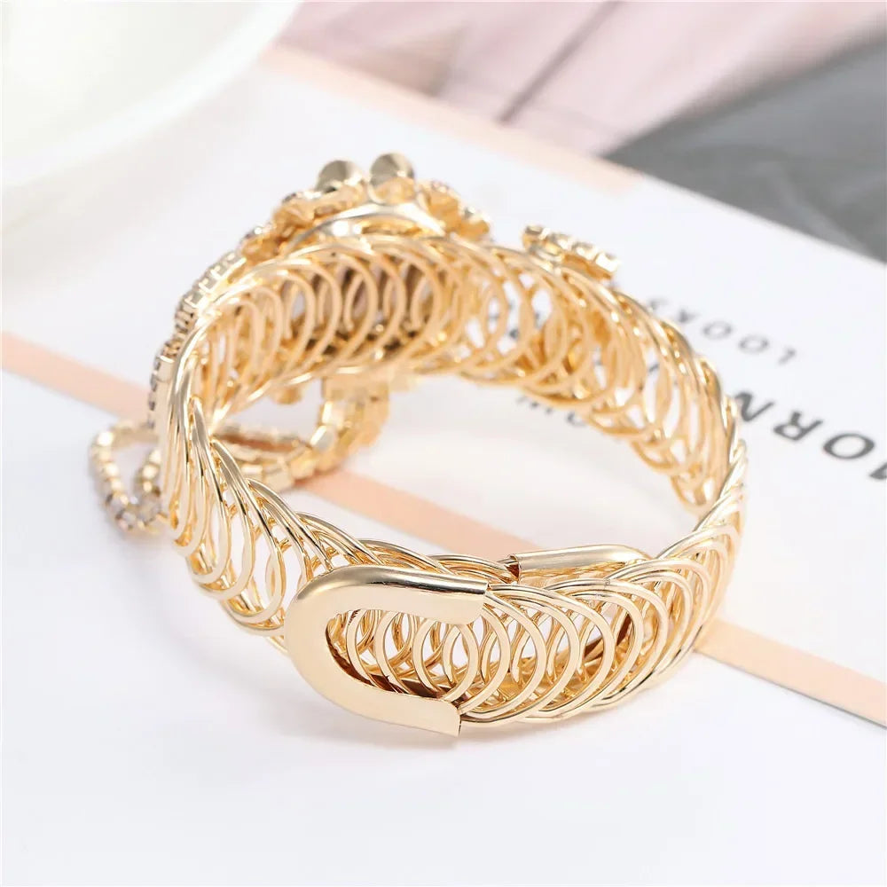 New Fashion Women Watches Diamond-Embedded Elegant Quartz Watch Stylish Opening Luxury Creative Alloy Bracelet Watch