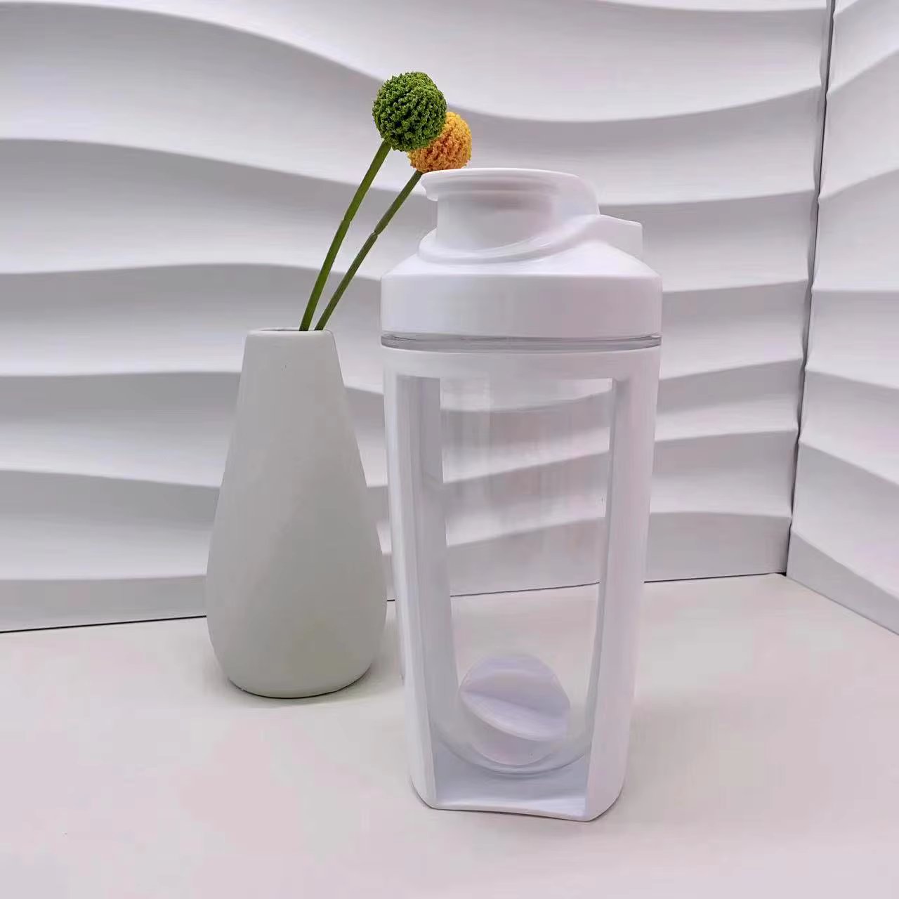 500ML Sports Protein Shaker Bottle, Leak-Proof Outdoor Travel Juice Cup